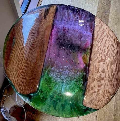 Epoxy and solid oak - solid, round