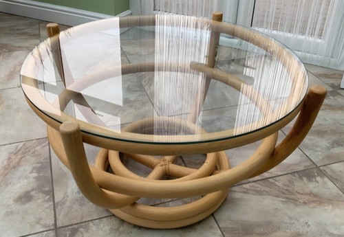 Round solidly built wood - round,